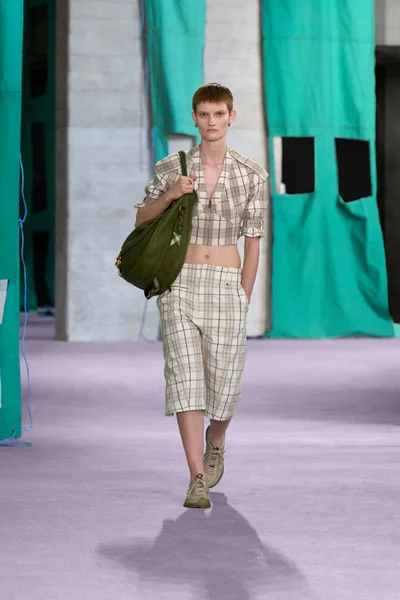 Look 11